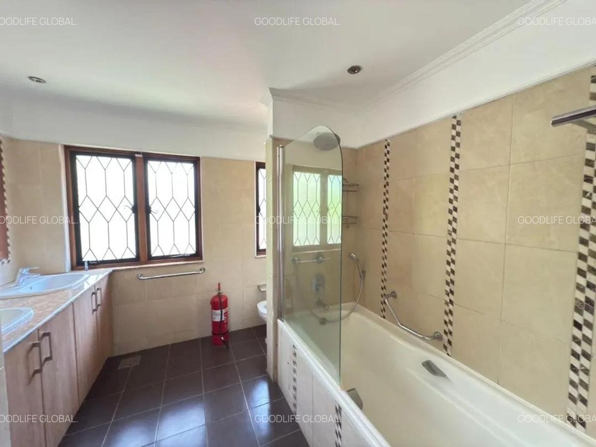 5 Bed House with En Suite at Gigiri - 12