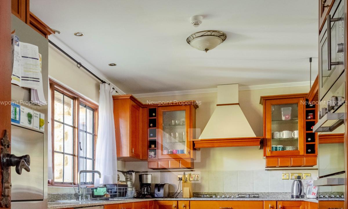 3 Bed House with En Suite in Windsor - 4