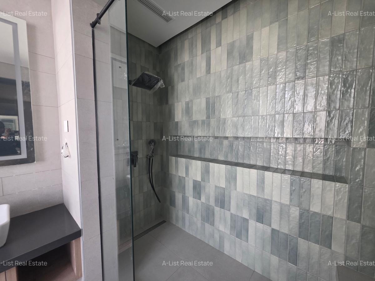 5 Bed Villa with En Suite at Grevilia Grove - 12