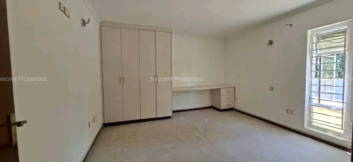 4 Bed House with En Suite in Runda - 13