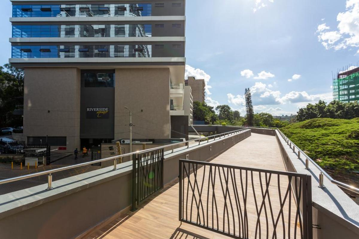Serviced 1 Bed Apartment with En Suite at Riverside - 11