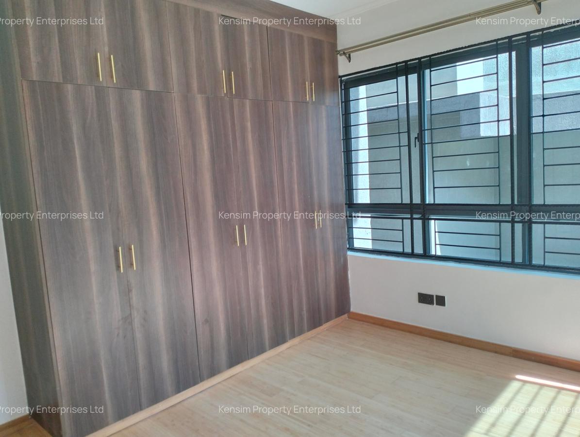 5 Bed Townhouse with En Suite in Lavington - 12