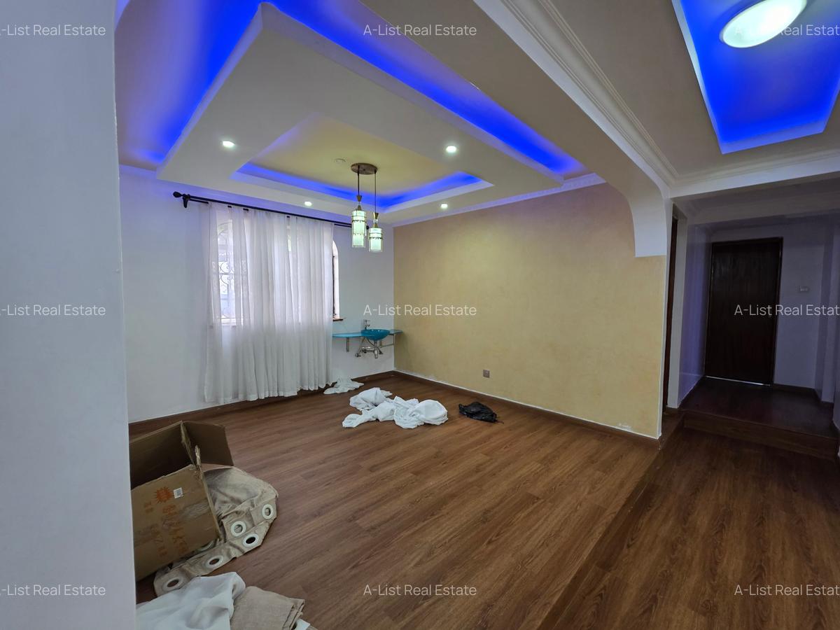 5 Bed Townhouse with En Suite at Kitisuru Road - 20