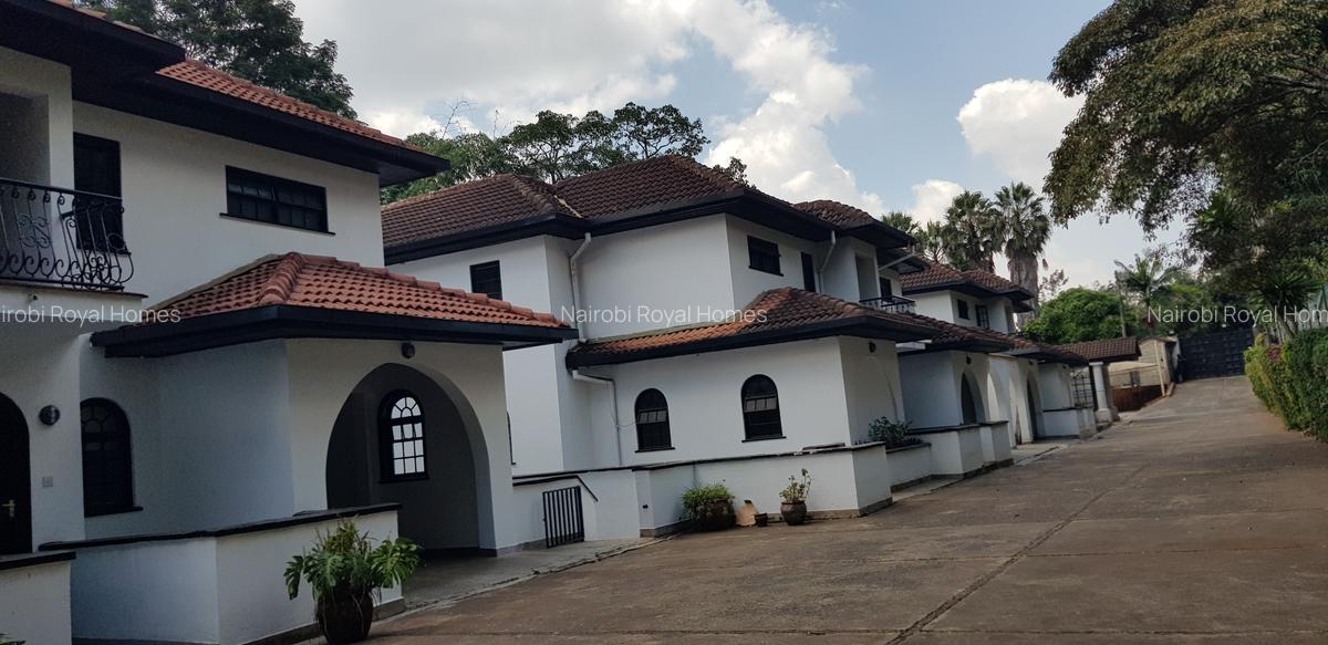 4 Bed Townhouse with En Suite at Lavington Riveside - 1