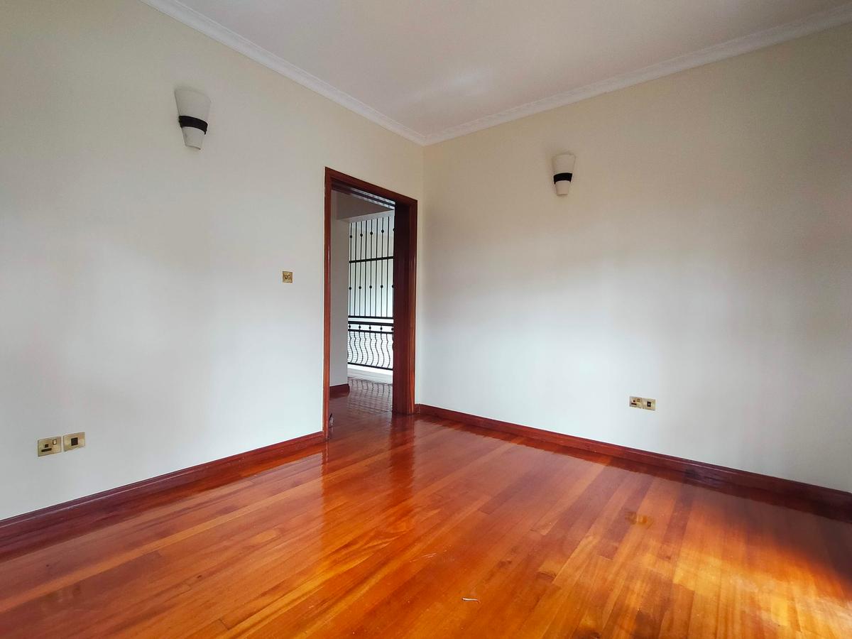 4 Bed House with En Suite in Runda - 19