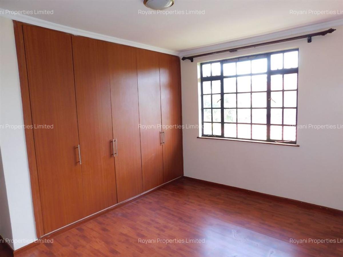 4 Bed House with En Suite at Fourways Junction Estate - 14