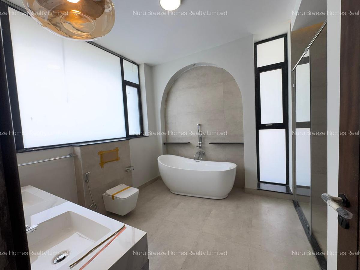 5 Bed Villa with En Suite in Nyari - 4