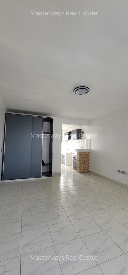 1 Bed Apartment with En Suite at 87 Mall - 13