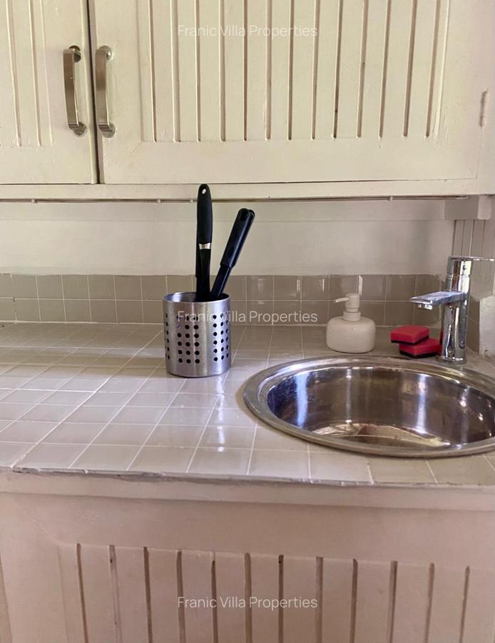 1 Bed House with Garden at Tate Close - 3