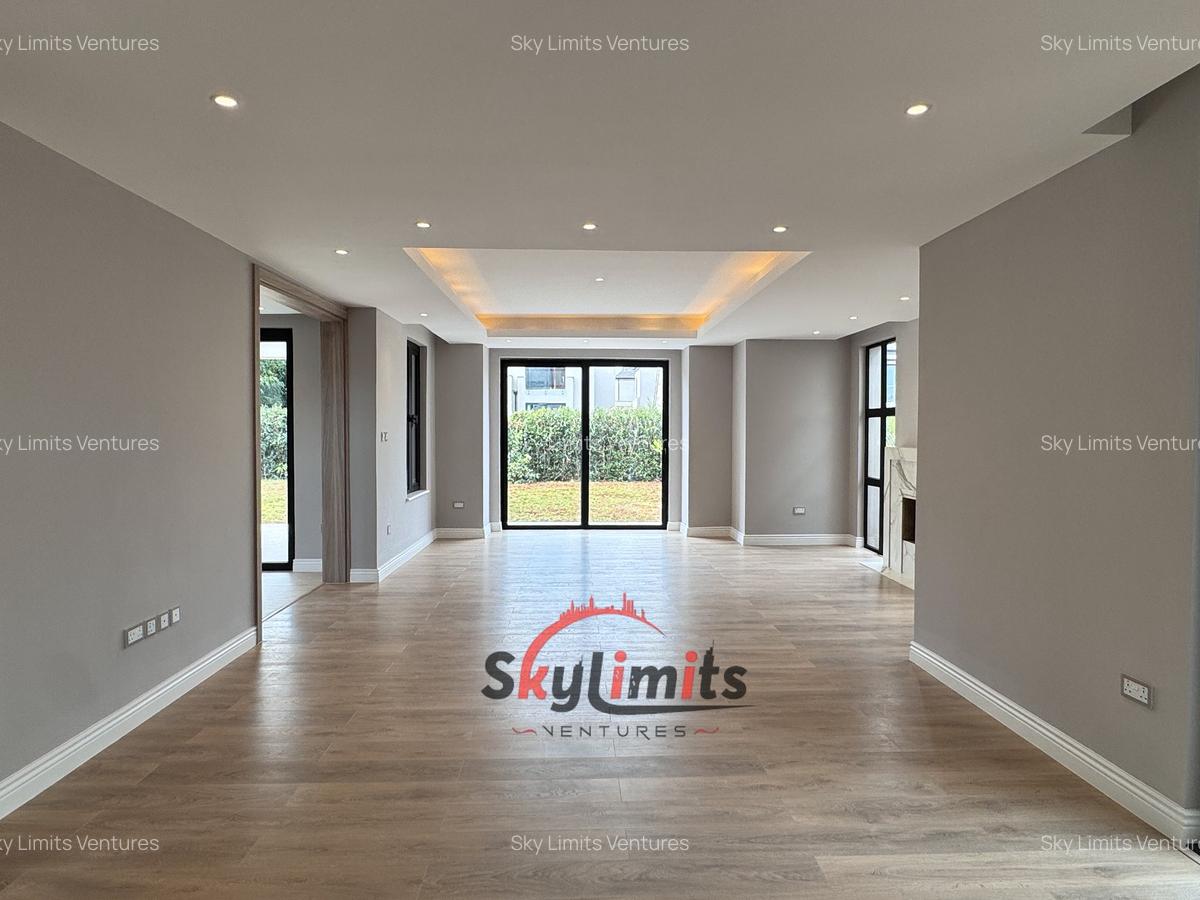 5 Bed Villa with Swimming Pool in Runda - 11