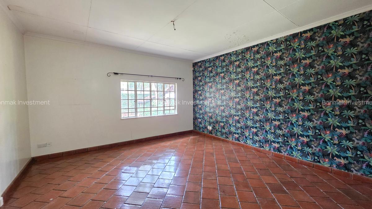 4 Bed House with En Suite at Lavington Green - 18