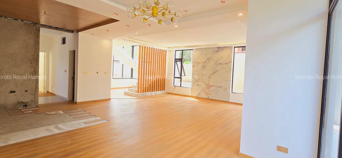 5 Bed Townhouse with En Suite at Lavington Green - 19