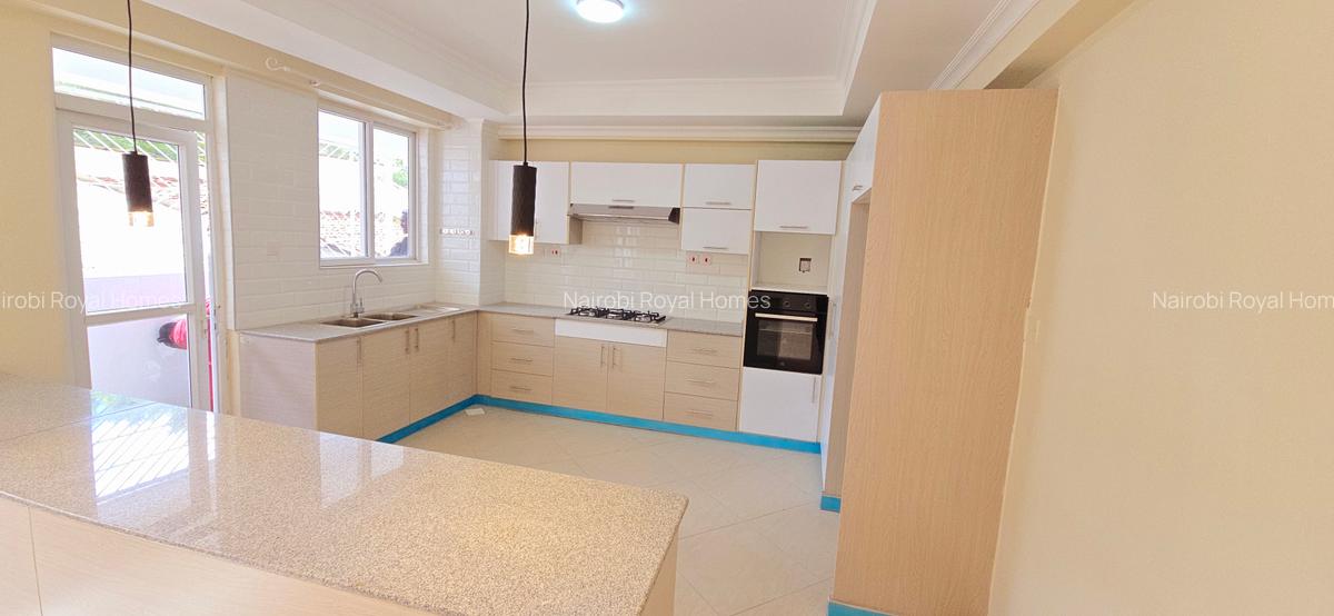 3 Bed Apartment with En Suite at Lavington Hatheru - 12