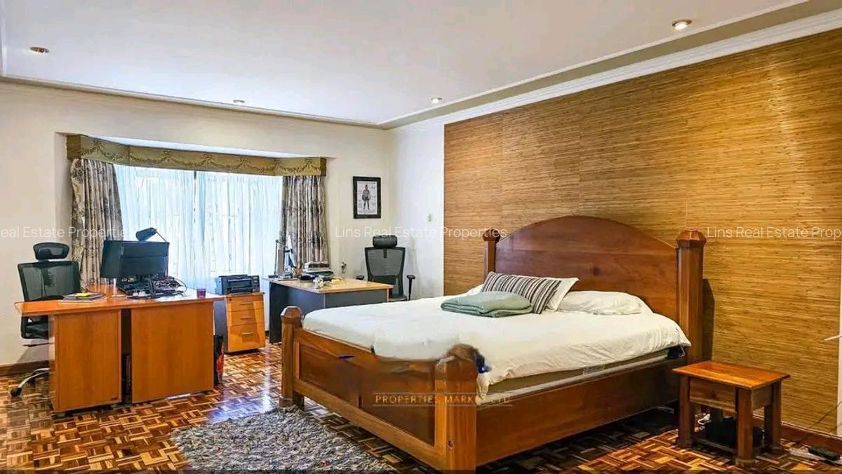 4 Bed Townhouse with En Suite in Brookside - 7