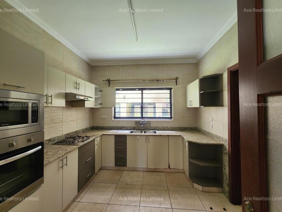2 Bed Apartment with En Suite at Westlands Road - 5