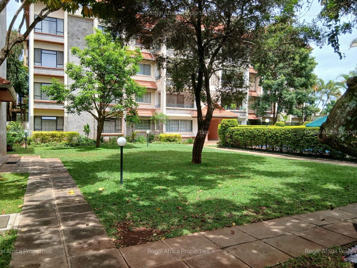 Serviced 3 Bed Apartment with En Suite at Denis Prit - 2