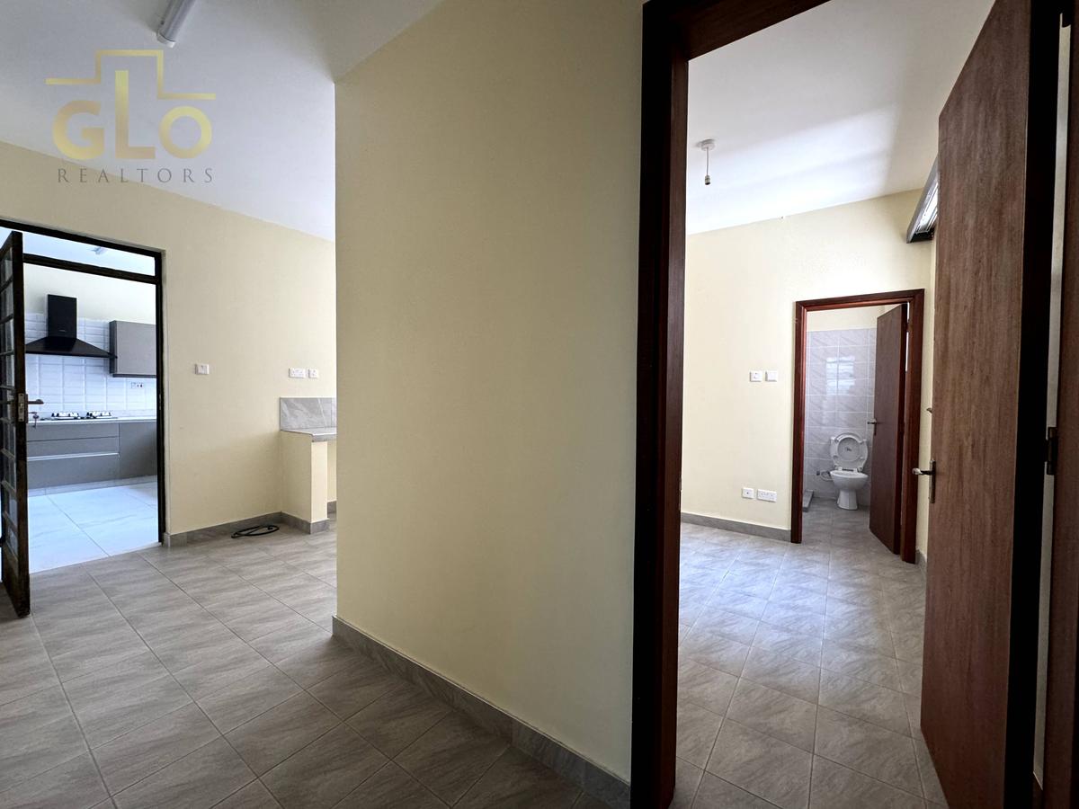 4 Bed Apartment with En Suite in General Mathenge - 14