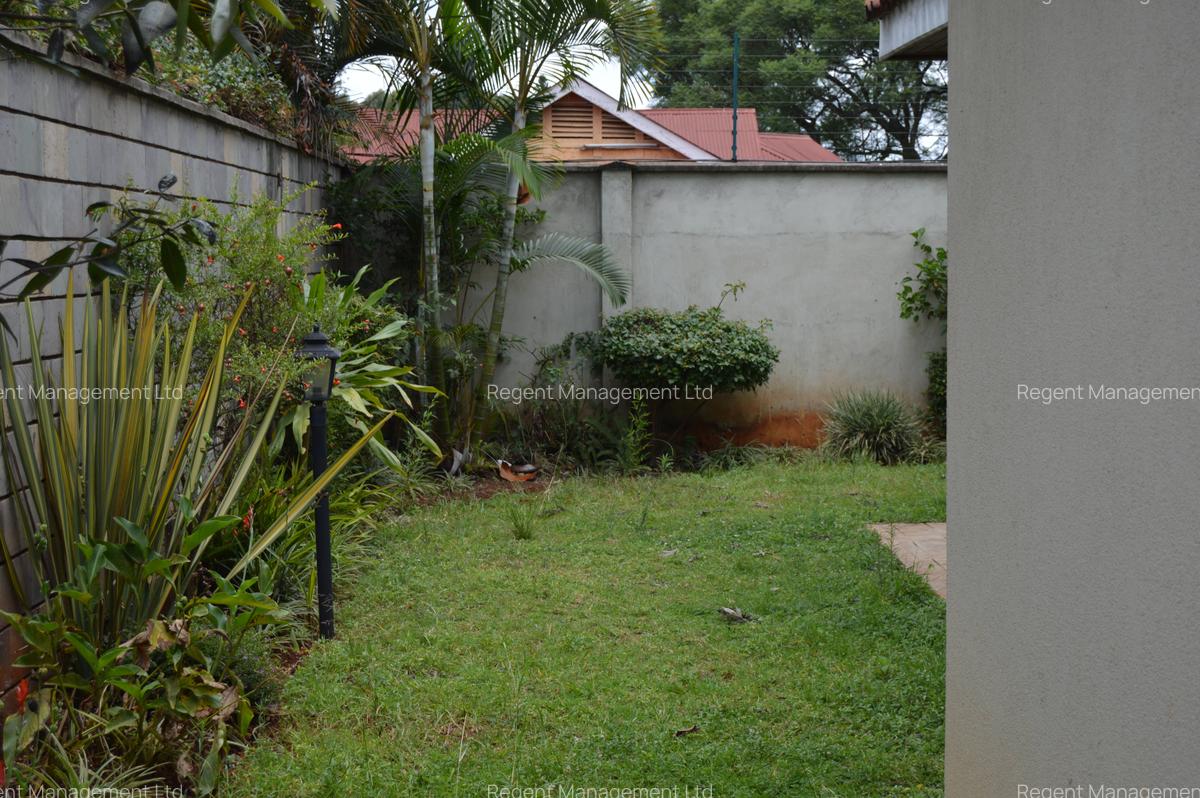 4 Bed Townhouse with En Suite at Palm Spring Gardens - 9