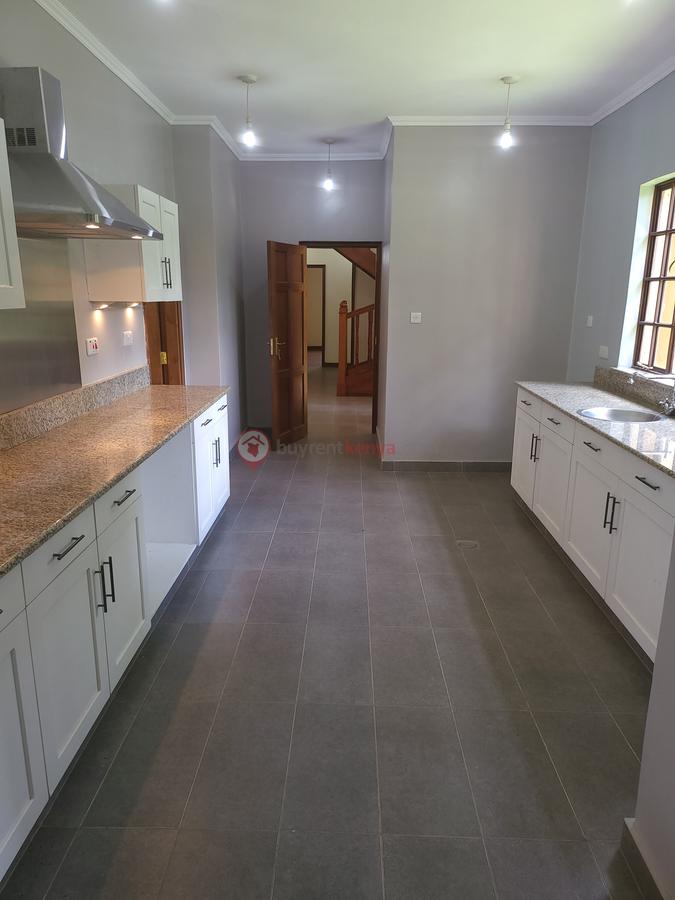 5 Bed Villa with En Suite in Karen Hardy - 5