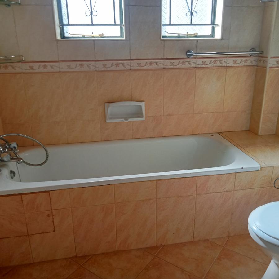 4 Bed Townhouse with En Suite at Raphta Road - 13