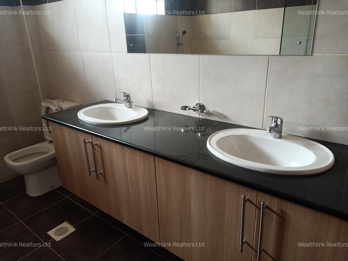 4 Bed Townhouse with En Suite at Isk - 11