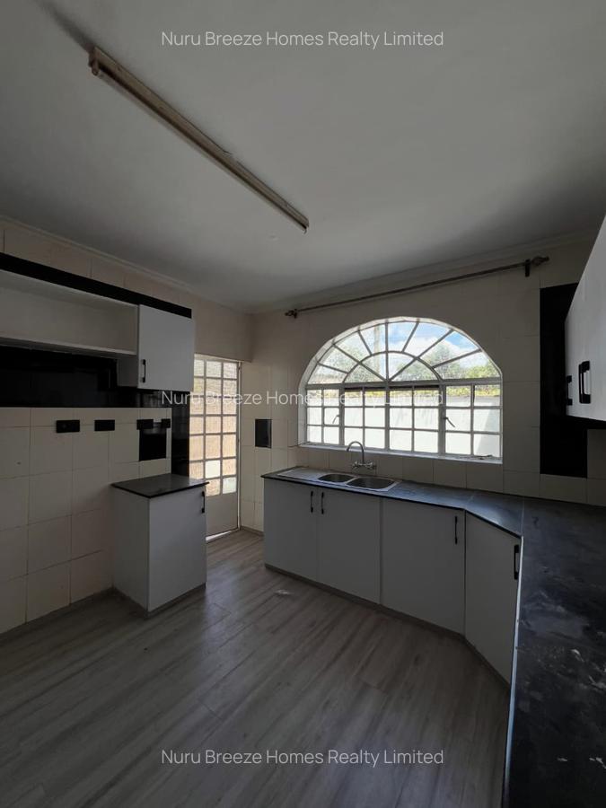 4 Bed Townhouse with En Suite in Lavington - 20