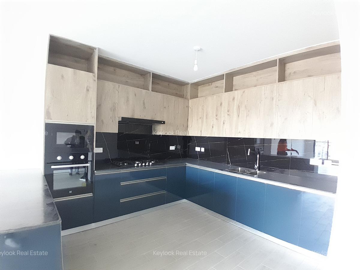 1 Bed Apartment with En Suite at Lavington - 4