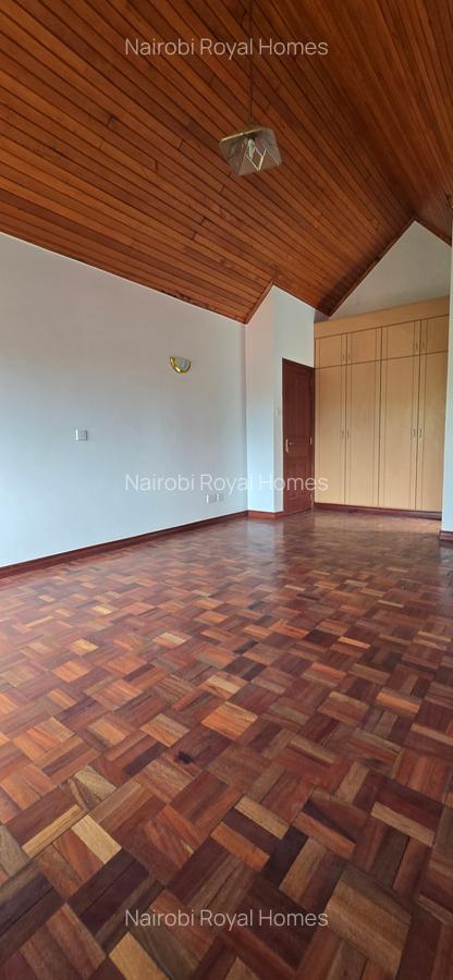 5 Bed Townhouse with En Suite at Lavington Green - 9