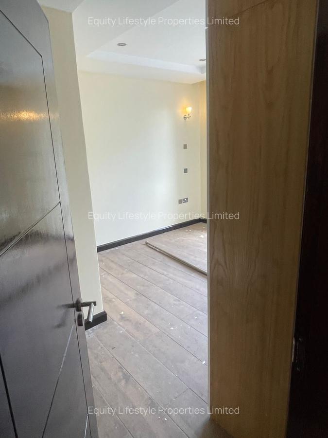 5 Bed Villa with En Suite in Lavington - 7