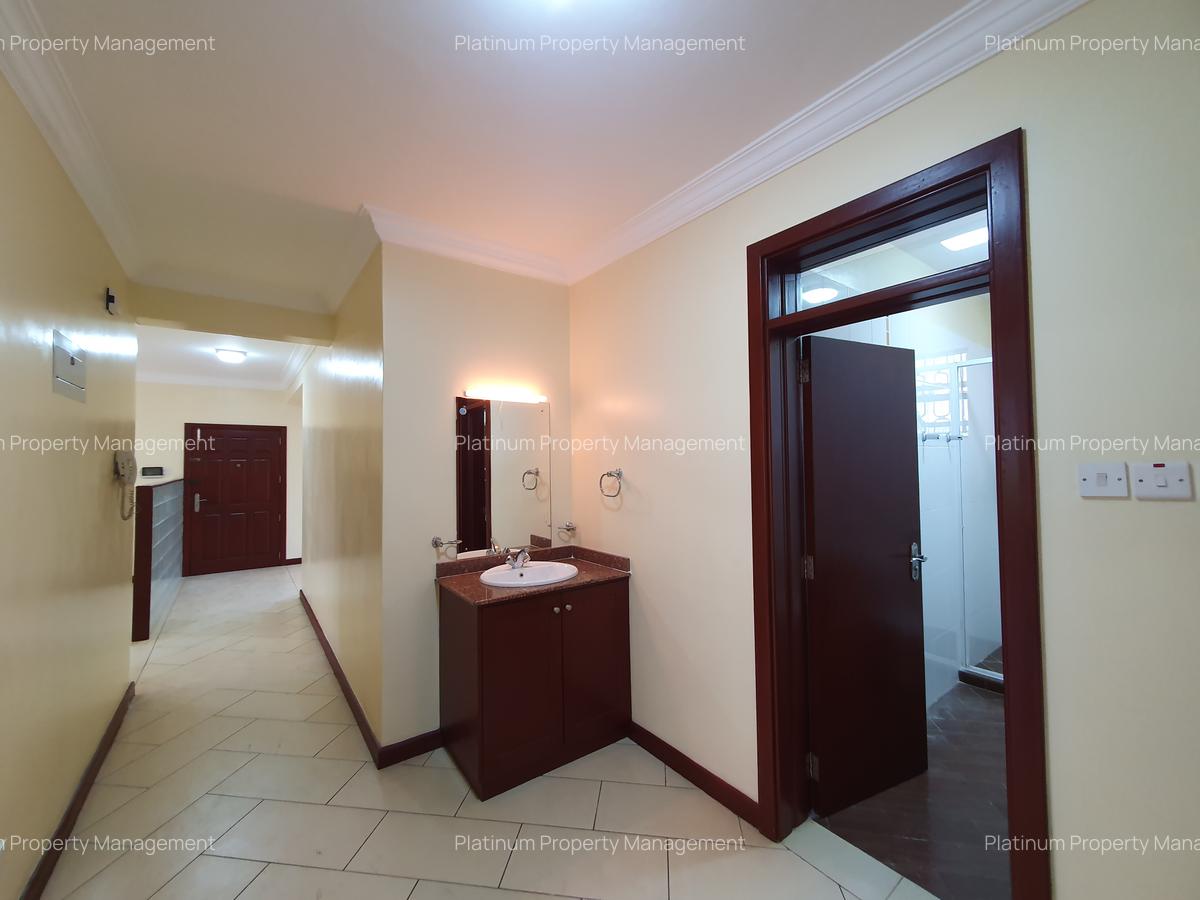 3 Bed Apartment with En Suite in Parklands - 9