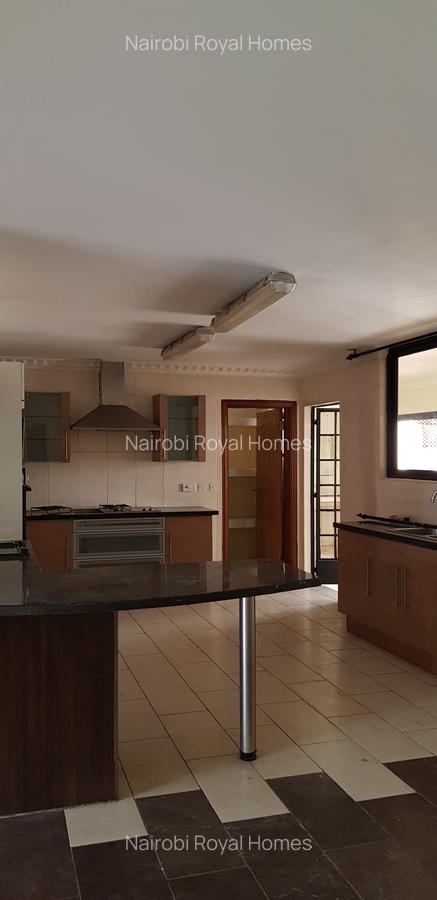 4 Bed Apartment with En Suite at Valley Arcade - 9