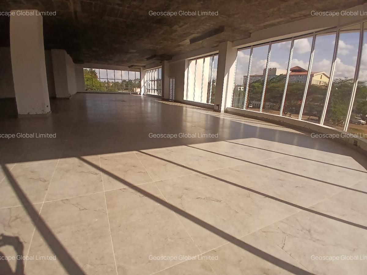 5,600 ft² Office with Parking in Karen - 3
