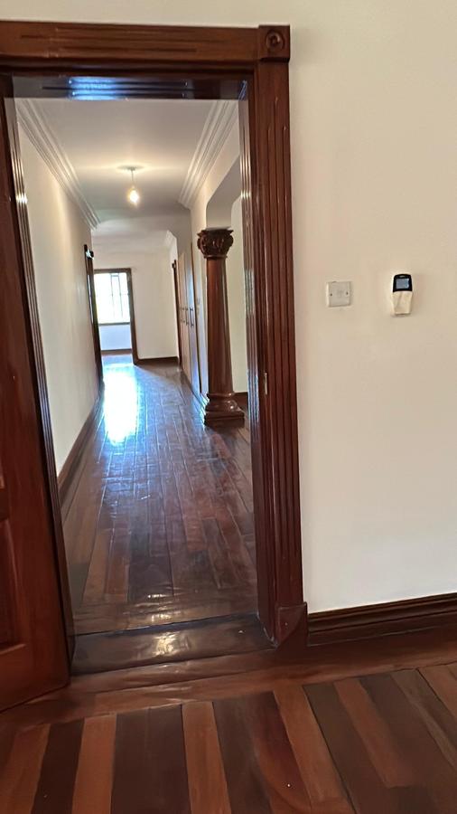 5 Bed Villa with En Suite at Lavington - 15