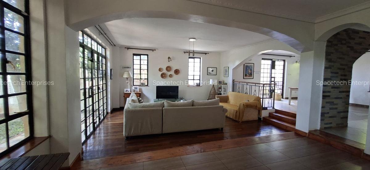 5 Bed Townhouse with En Suite in Kyuna - 4