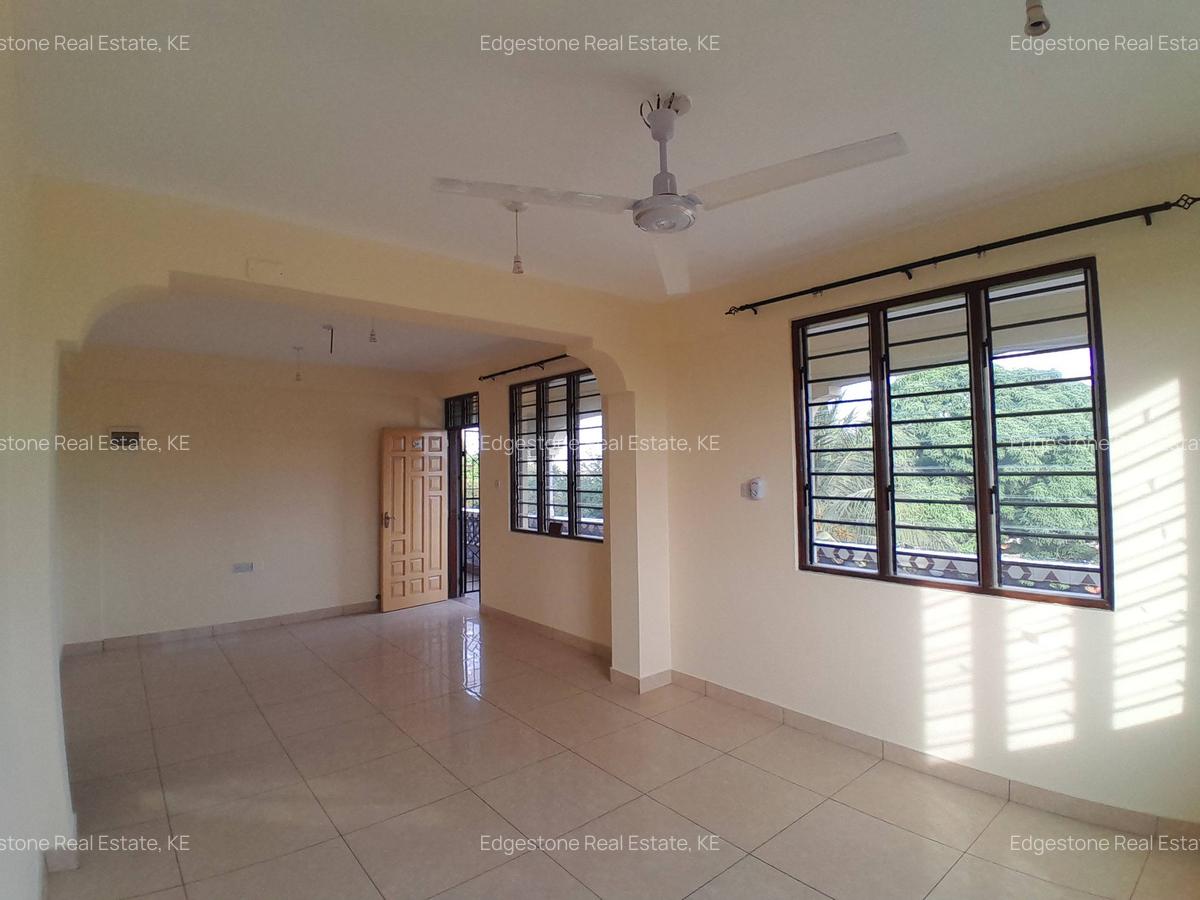 2 Bed Apartment with En Suite in Mtwapa - 4