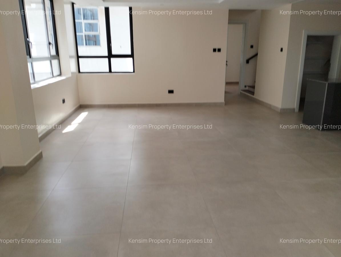 3 Bed Apartment with En Suite in Spring Valley - 17