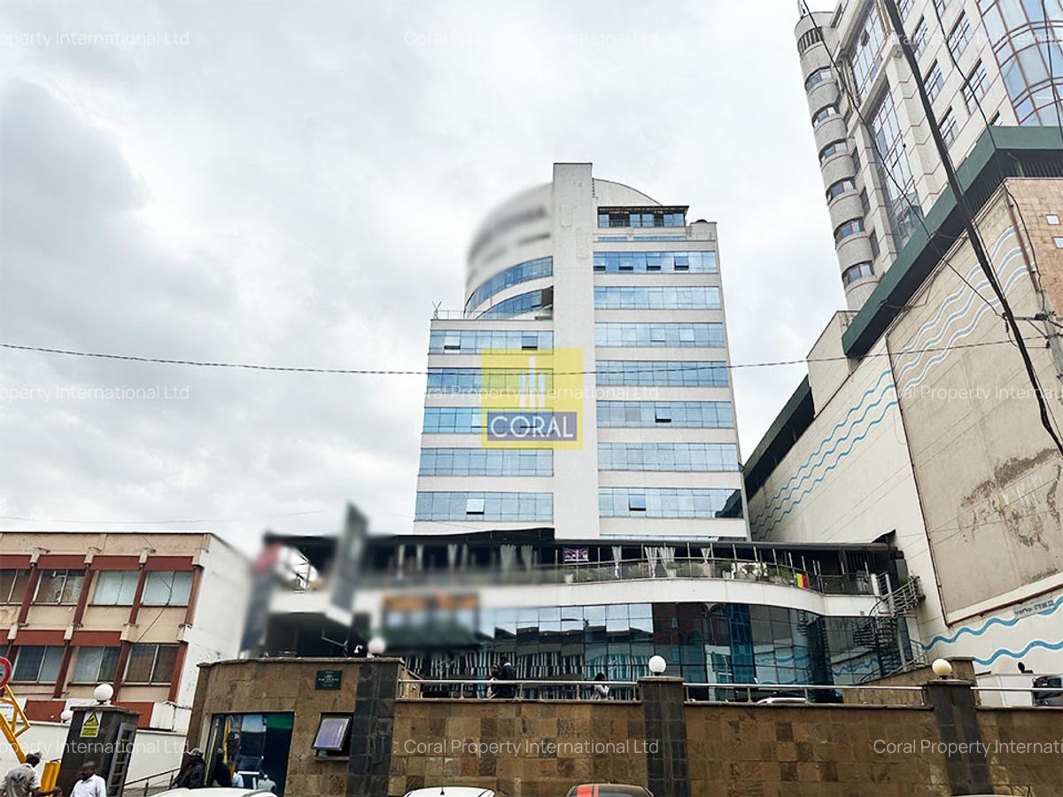 4,066.4 ft² Office in Westlands Area - 12