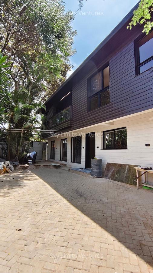 3 Bed House with En Suite in Gigiri - 16