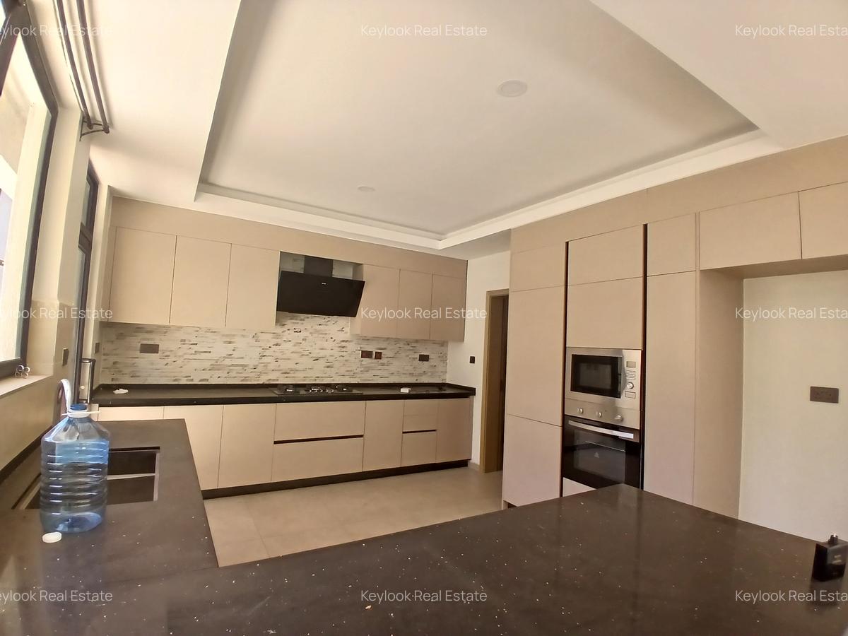 4 Bed Townhouse with En Suite at Lavington Green - 9