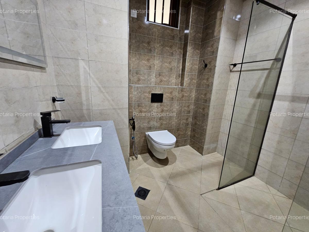 3 Bed Apartment with En Suite in Parklands - 14