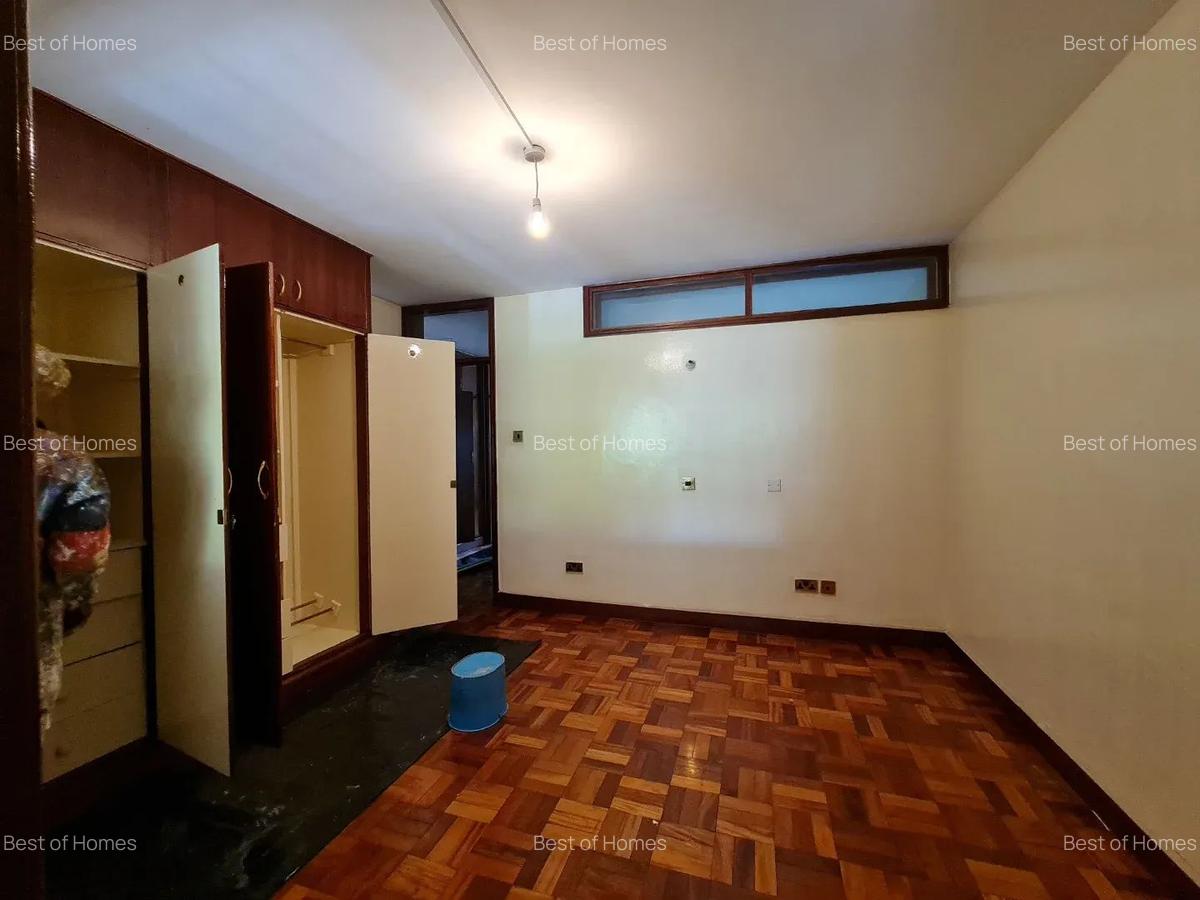 4 Bed Townhouse with En Suite in Lavington - 4