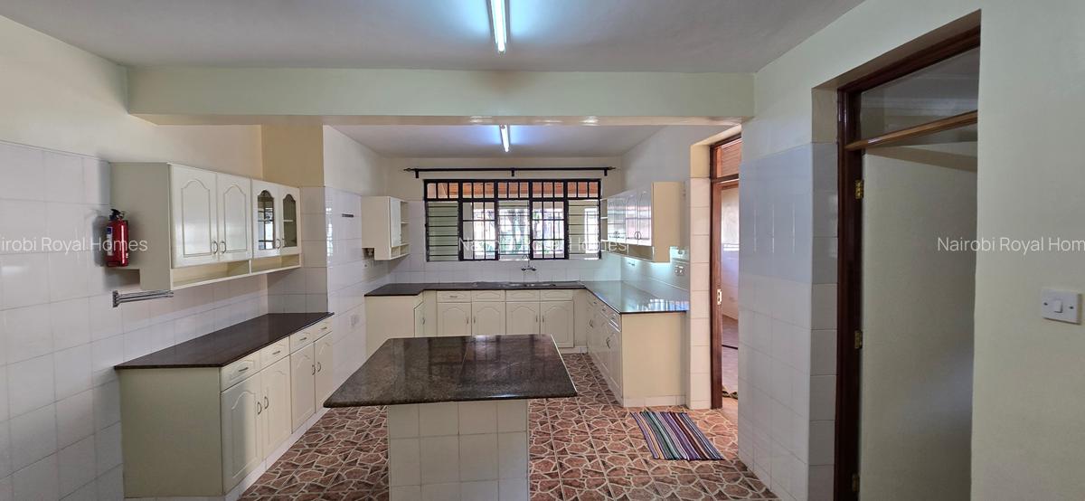 4 Bed House with En Suite at Plains 34 - 14