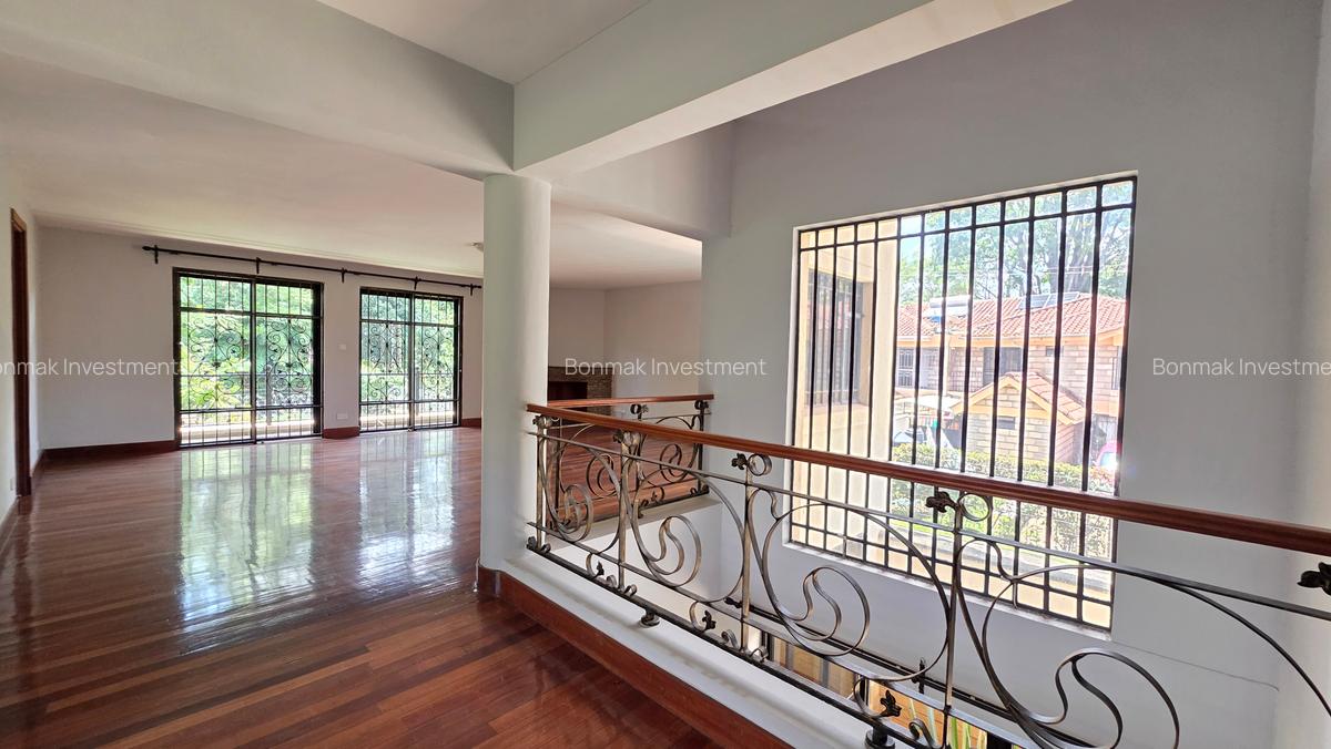 5 Bed Townhouse with En Suite at Lavington Green - 11