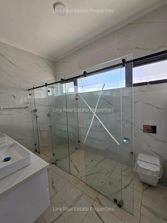 5 Bed Townhouse with En Suite in Lavington - 17