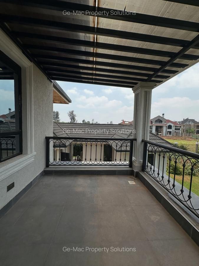 5 Bed House with En Suite in Runda - 12