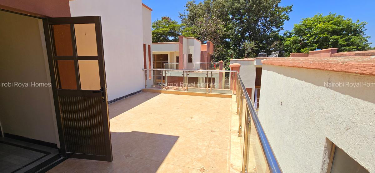 5 Bed Townhouse with En Suite at Lavington Green - 10