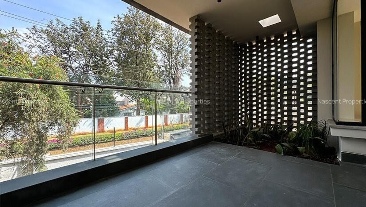 5 Bed House with En Suite in Kyuna - 17