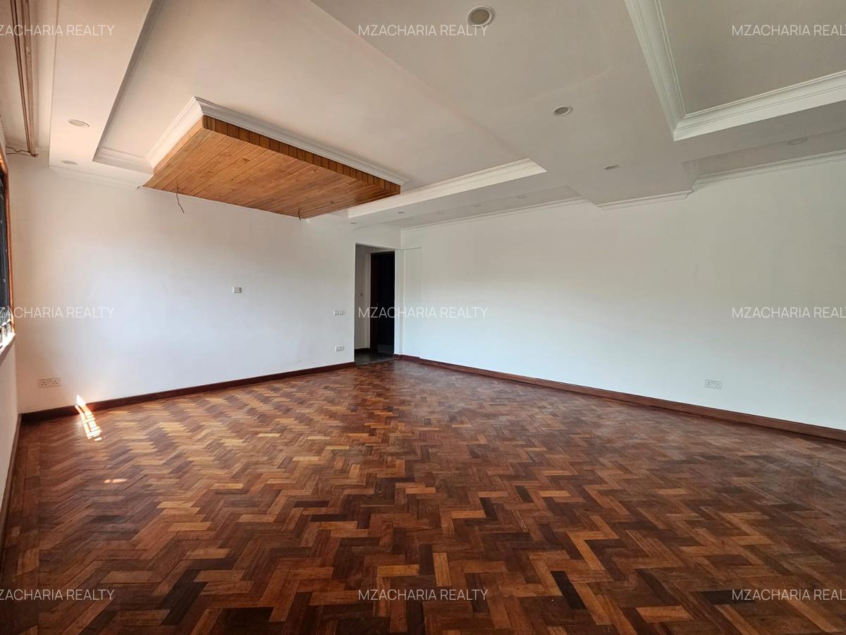 6 Bed Villa with En Suite in Lavington - 13