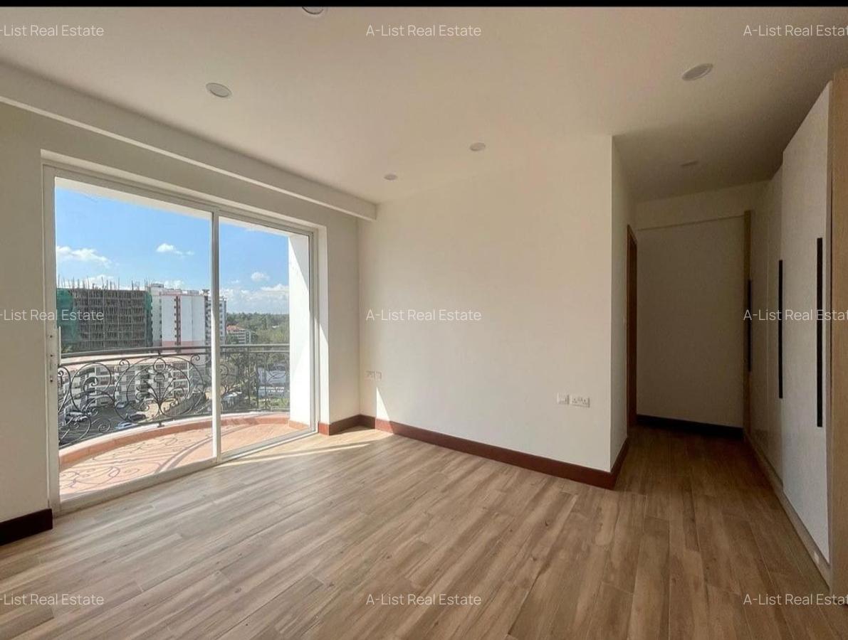 2 Bed Apartment with En Suite at City Park Drive - 12