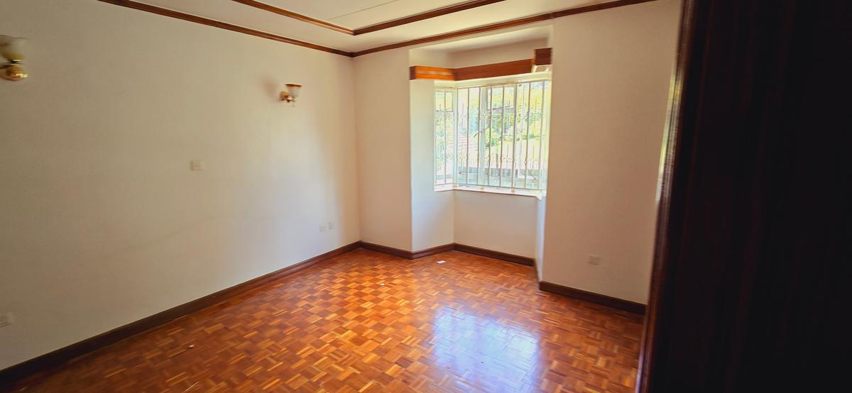 5 Bed Villa with En Suite at Off Mugumo Road - 12